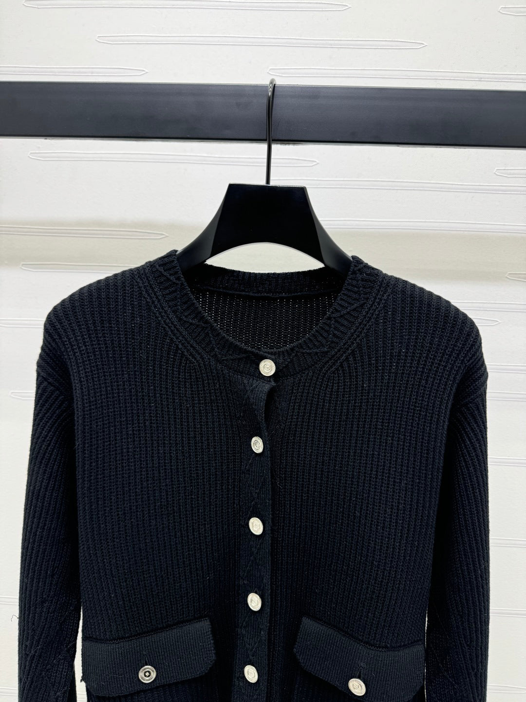 Crew neck knitted cardigan