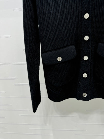 Crew neck knitted cardigan