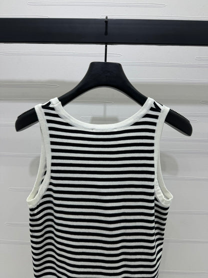 Lettering embroidered striped knitted vest