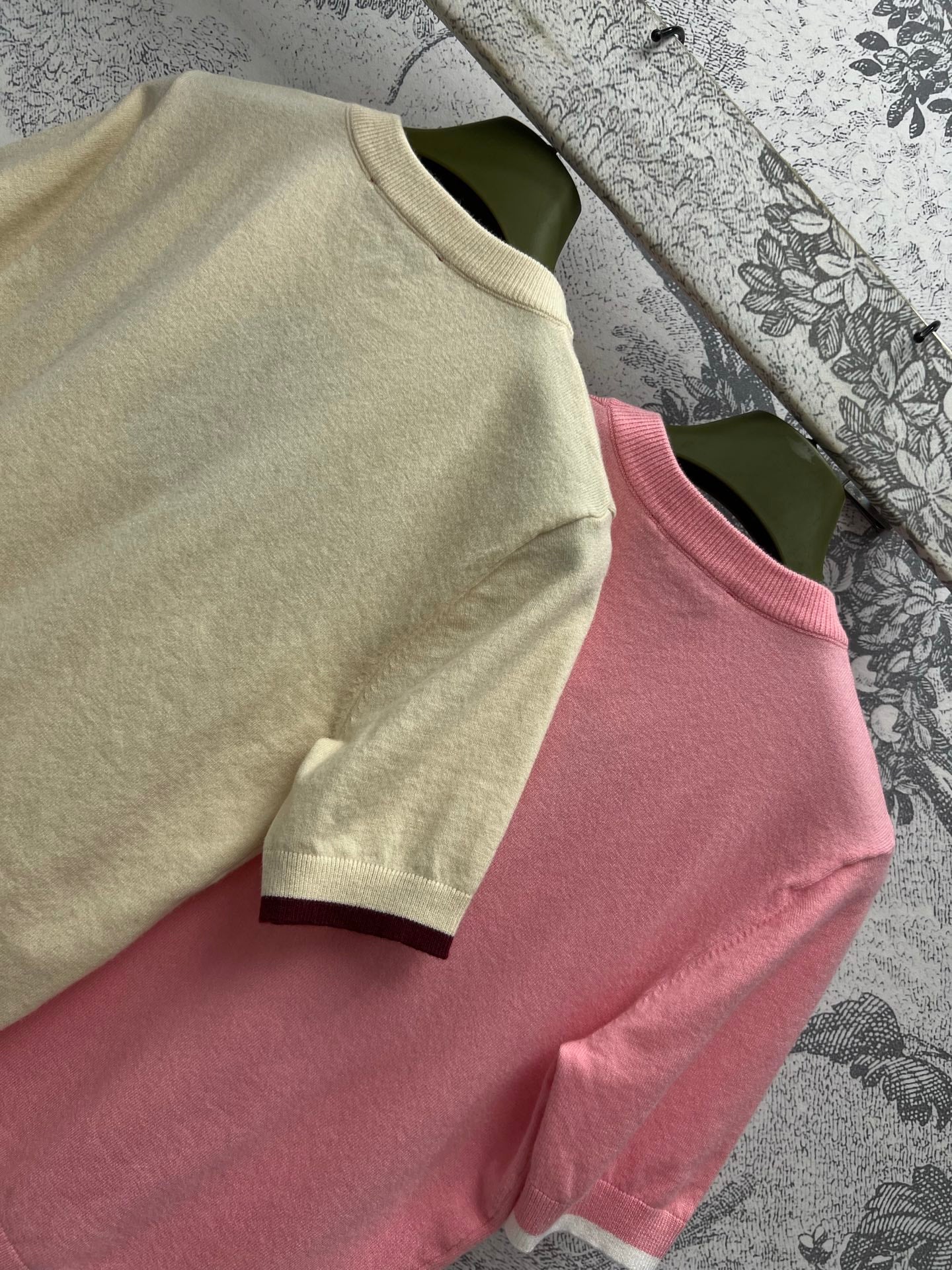 Crew neck knit short sleeves