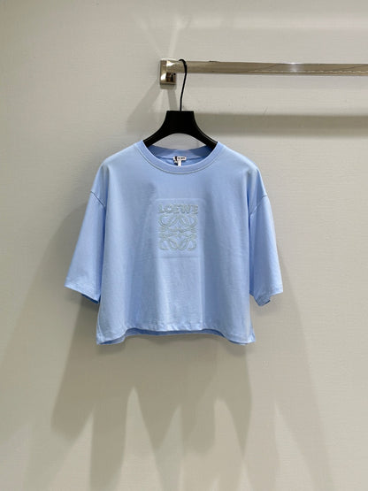 Embroidered short-sleeved round neck T-shirt