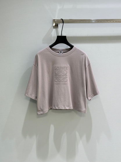 Embroidered short-sleeved round neck T-shirt