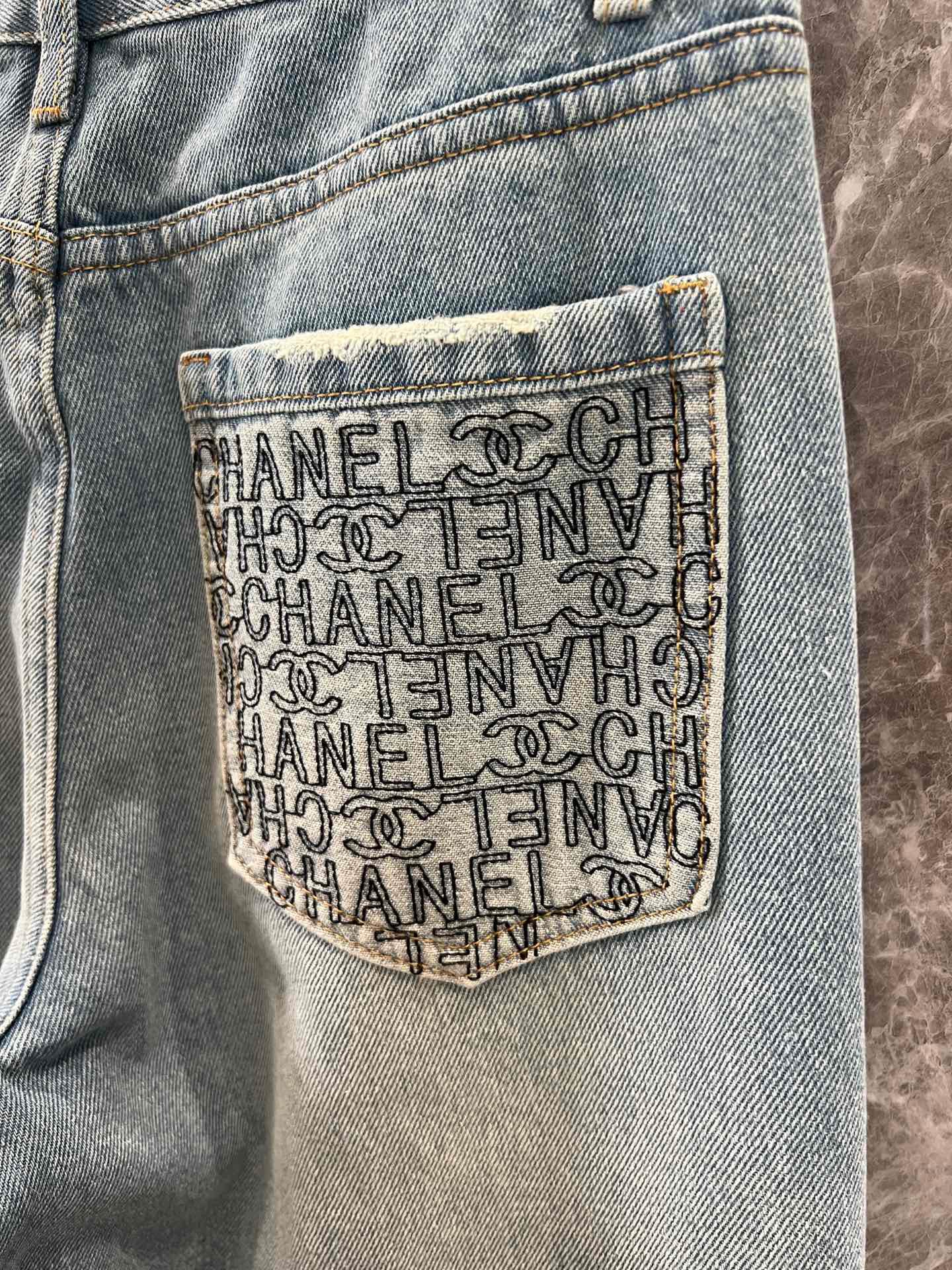 Front and back pocket lettering trousers