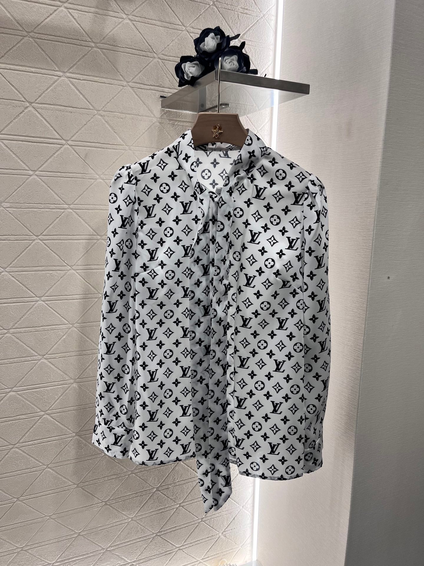 Printed ribbon shirt