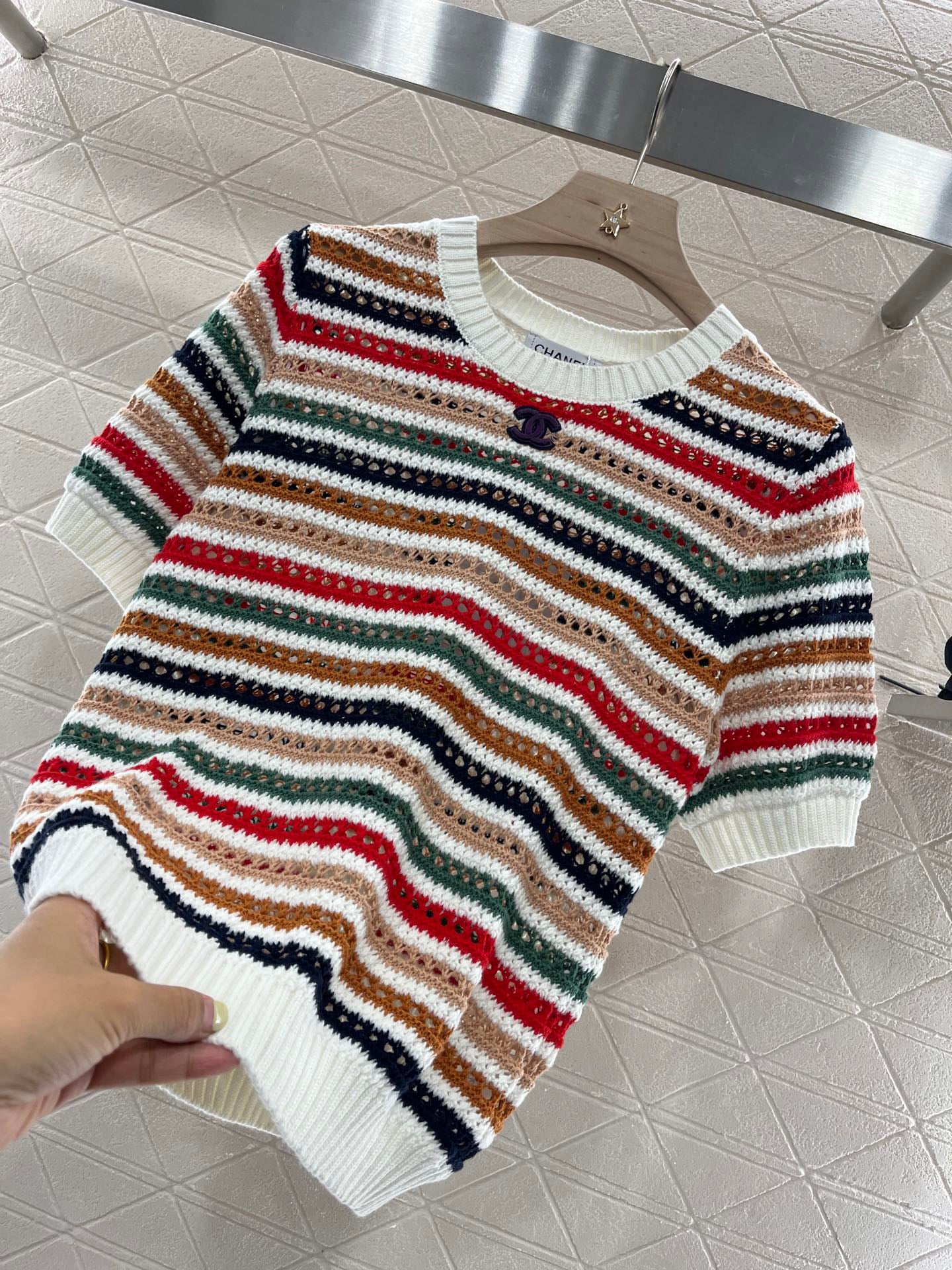 Hollow striped knit short sleeves