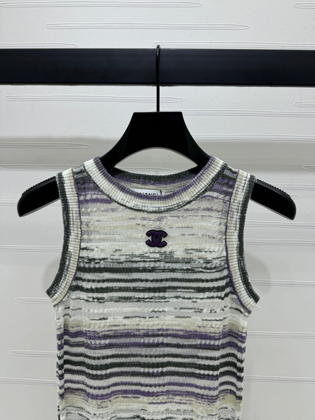 Contrast Stripe Crewneck Knit Vest