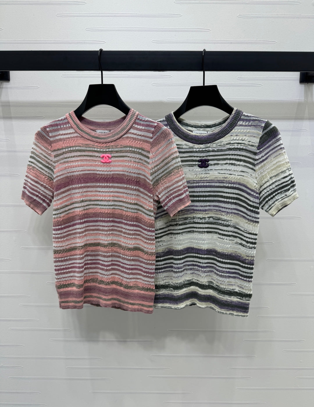 Contrast striped crew neck knit short sleeves