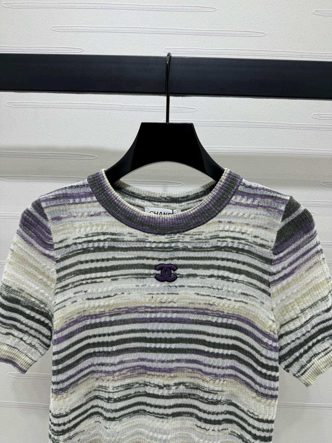 Contrast striped crew neck knit short sleeves