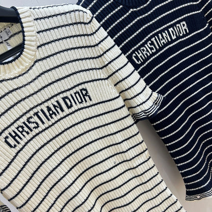 Striped short sleeves