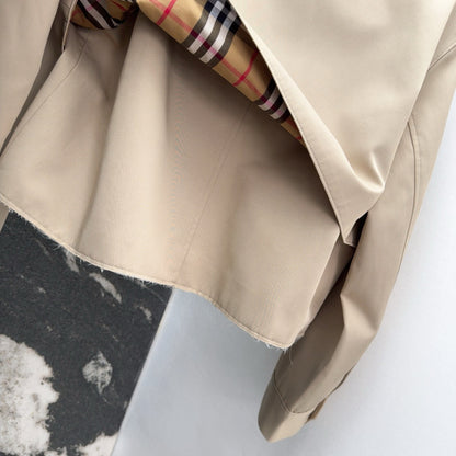 New arrival in early spring, short trench coat with plaid lining