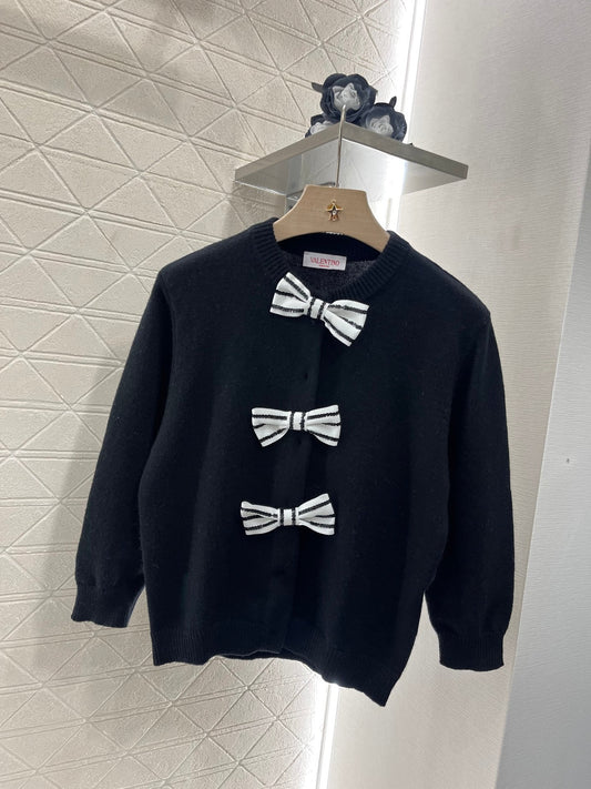 Bow crew neck knitted cardigan