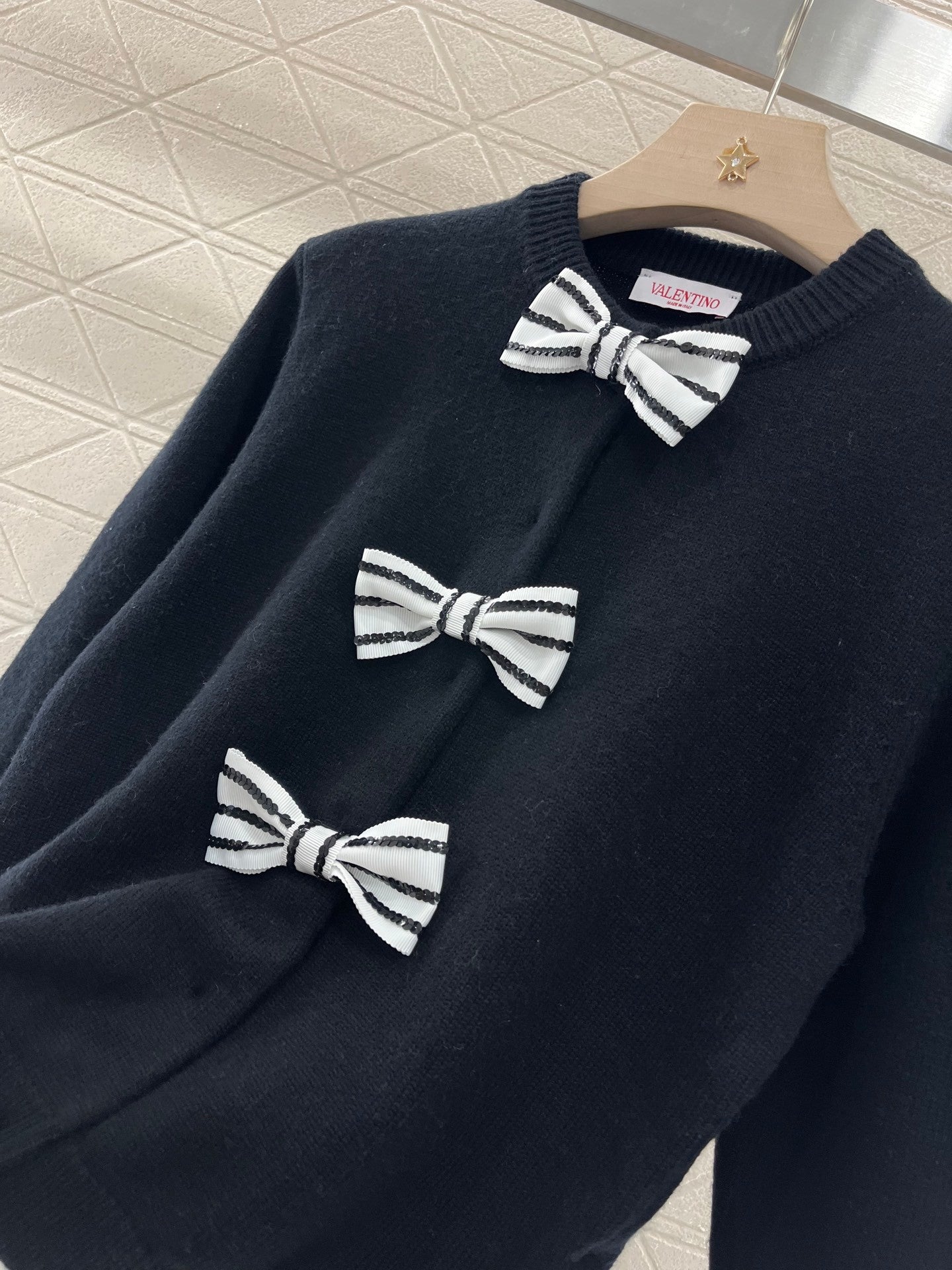 Bow crew neck knitted cardigan