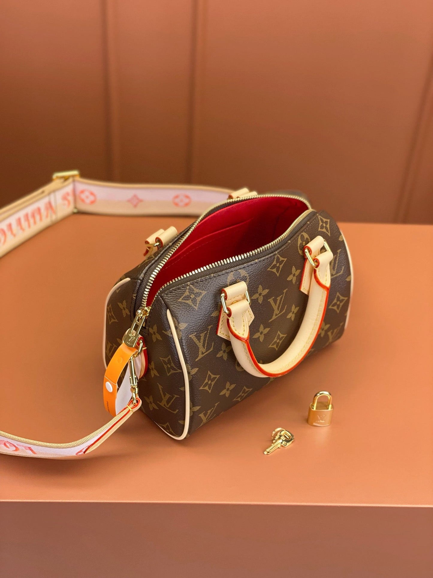 Speedy Bandoulière 20 Monogram Handbags