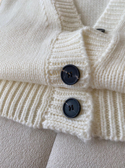 Simple V-neck knitted sweater