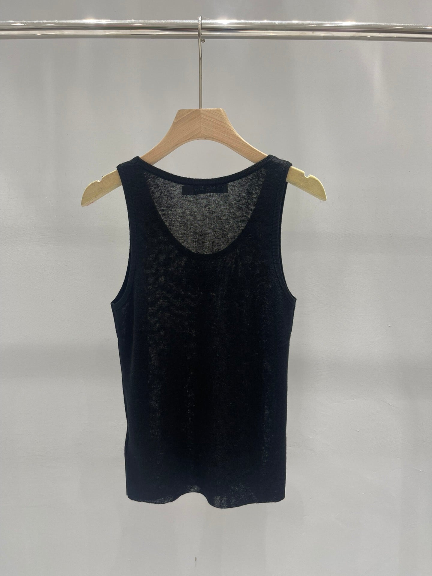 Embroidered knitted vest